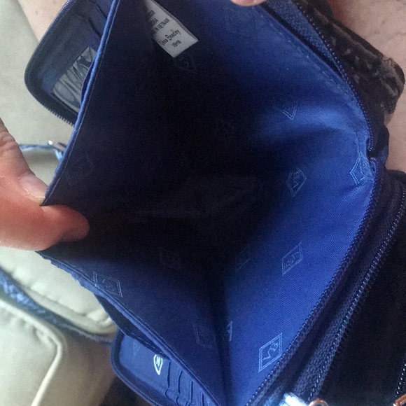 Vera bradley crossbody bag/wallet - Picture 7 of 7